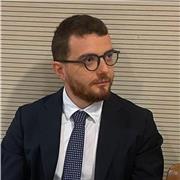 Cerchi un tutor ? Io posso darti ripetizioni e ripasso su materie del mondo del diritto. Sia per universitari che scuole superiori
